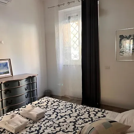Apartment Cortile San Tommaso Rome